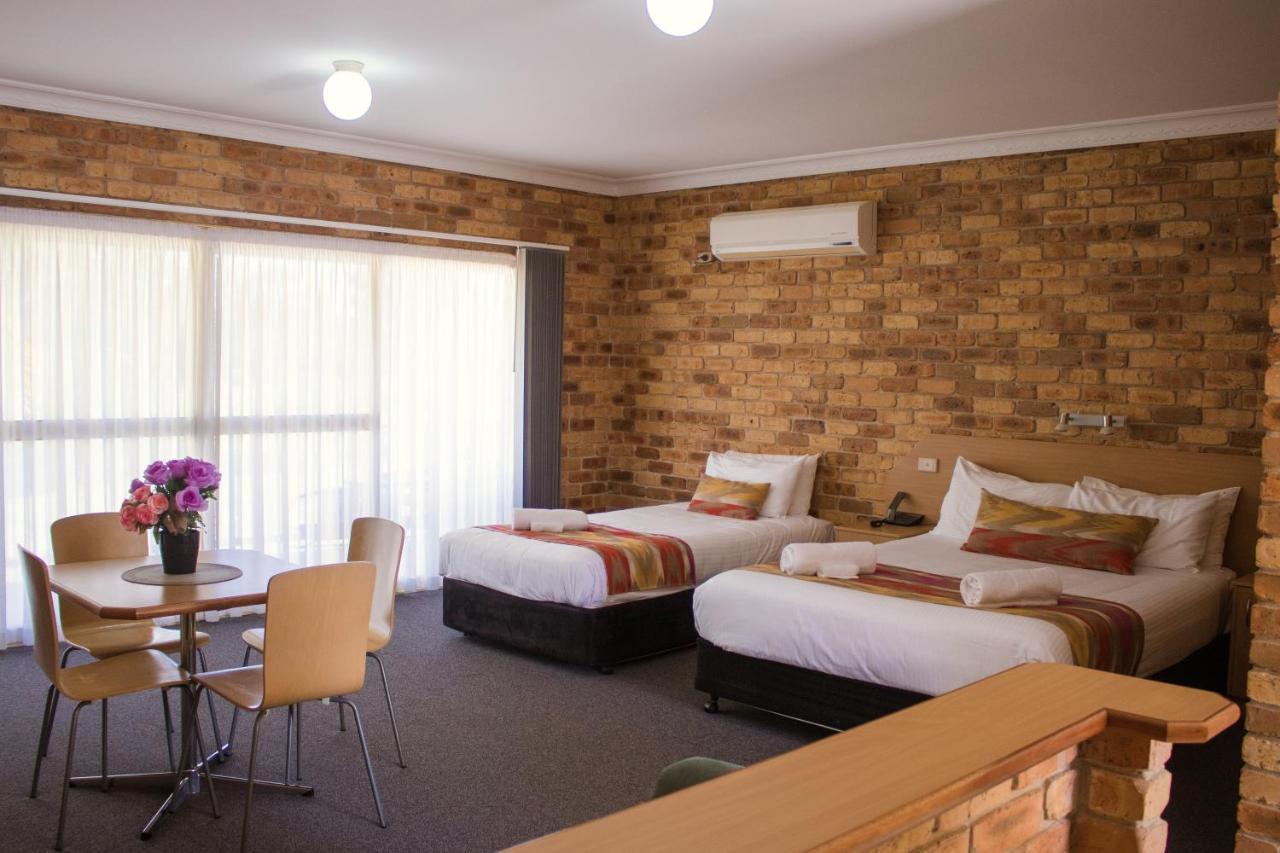 Golf Club Motor Inn Wingham Екстериор снимка
