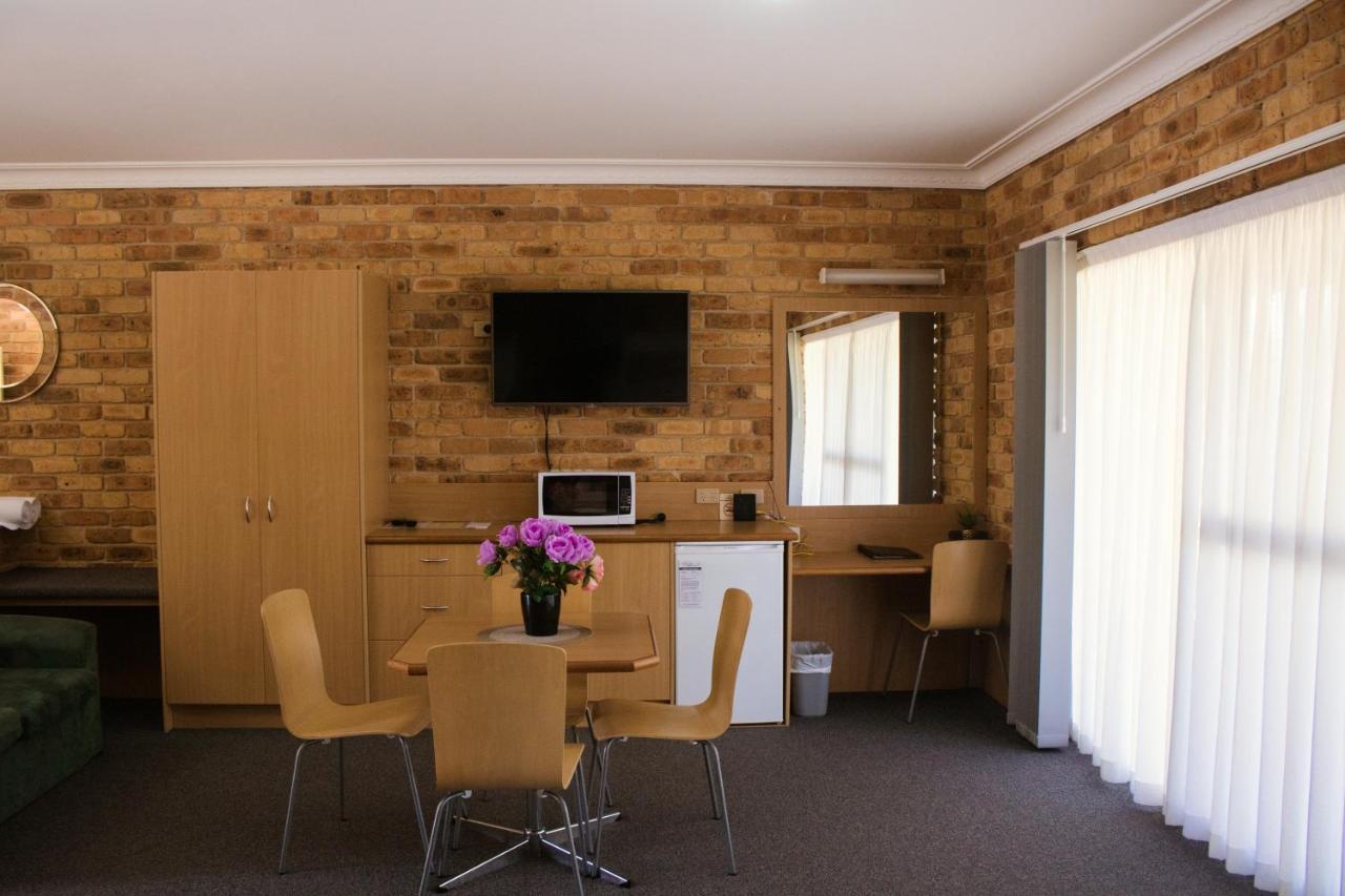 Golf Club Motor Inn Wingham Екстериор снимка