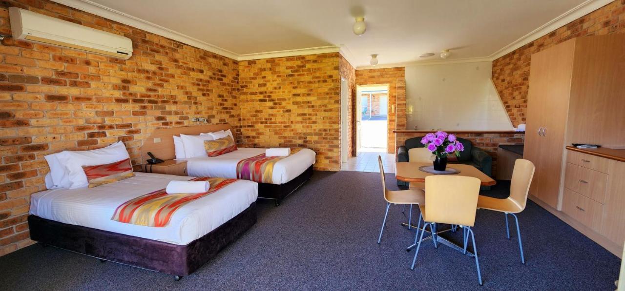 Golf Club Motor Inn Wingham Екстериор снимка