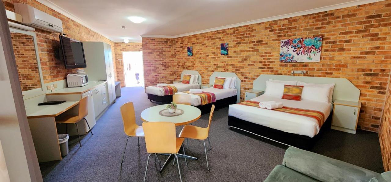 Golf Club Motor Inn Wingham Екстериор снимка