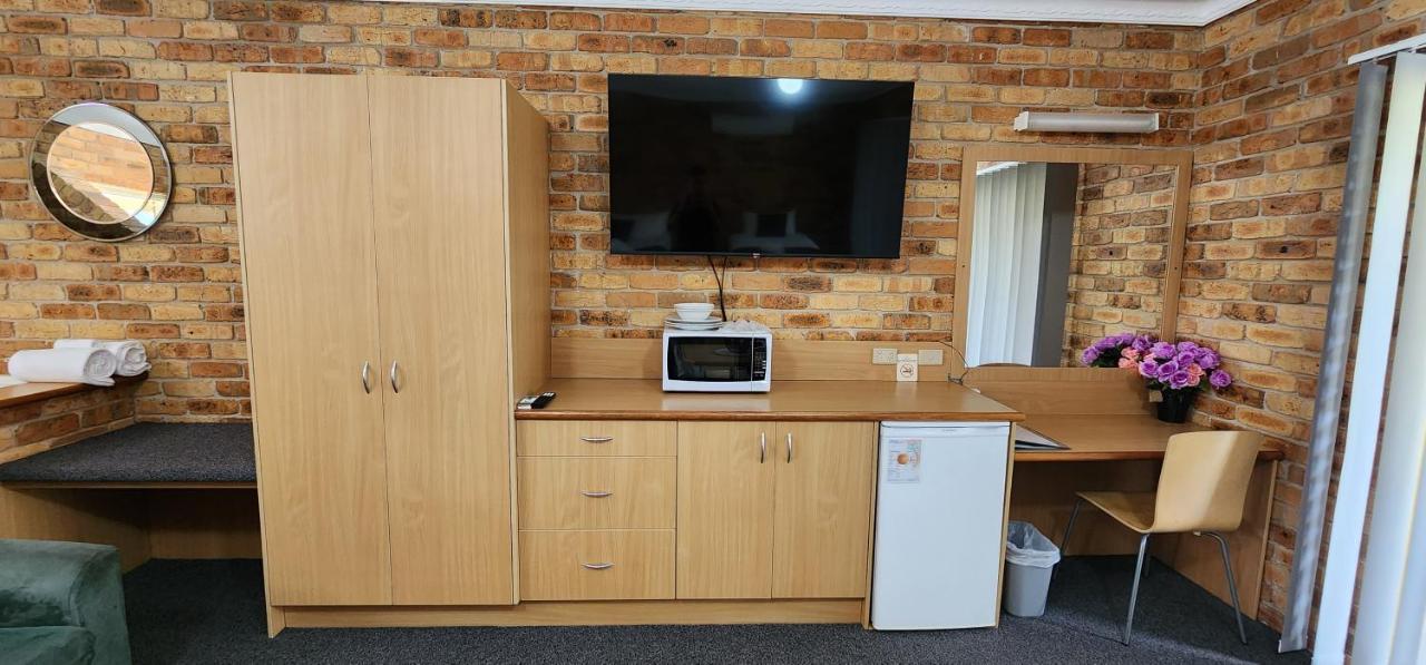 Golf Club Motor Inn Wingham Екстериор снимка